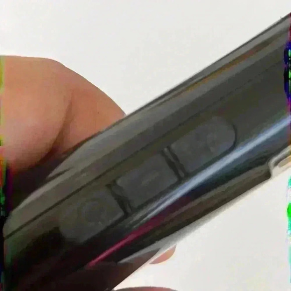 Hollywood  Straigtener Brush - Picture 5 of 9